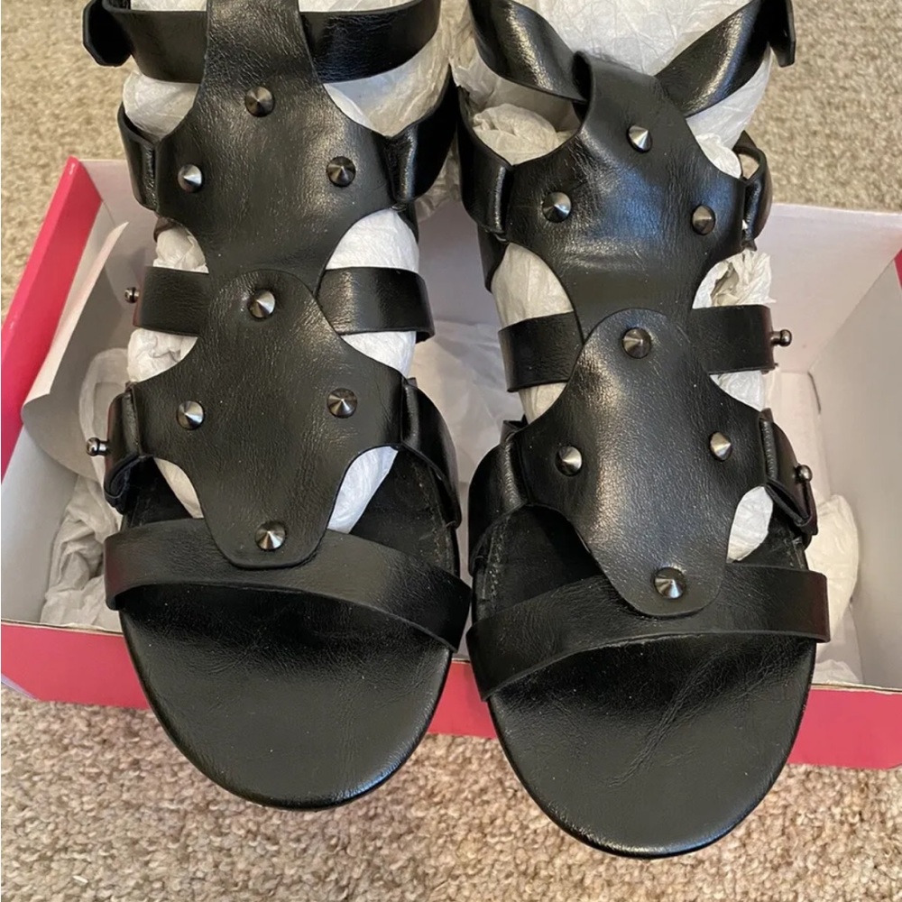 Aliza. Size 8 black sandals